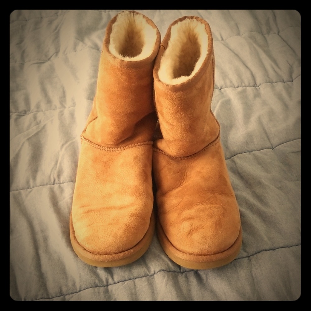 UGG Size 6 US